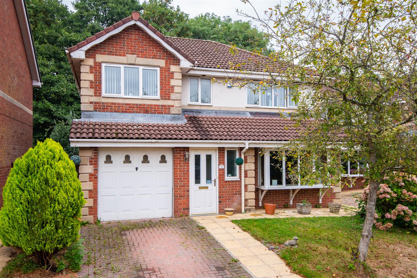 4 bed property in Windsor Close, Leyland